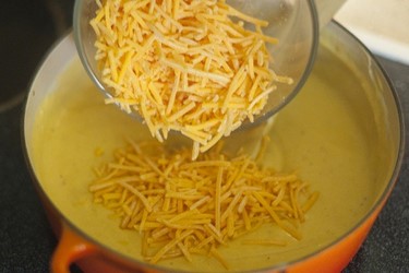 عکس ماکارونی با پنیر و کدوحلوایی