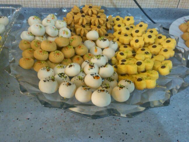شیرینی نخودچی و برنجی و زعفرونی 