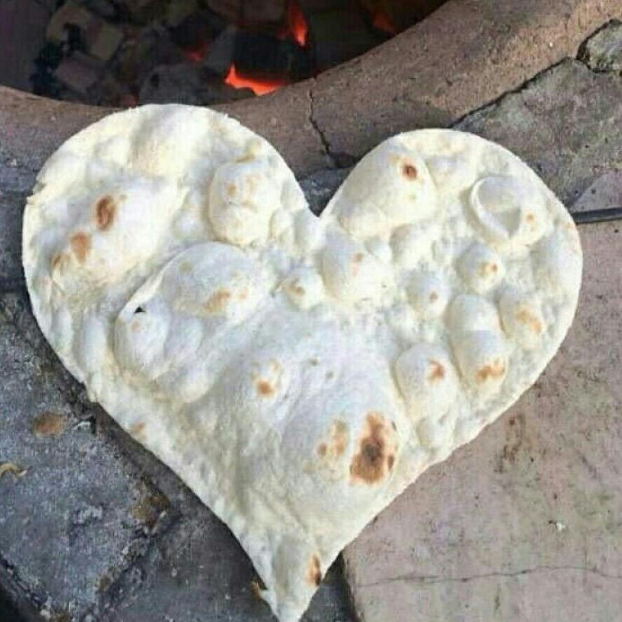 عکس نان به شکل قلب 
