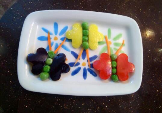 عکس تزيين سبزيجات به شکل پروانه