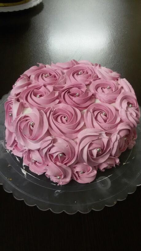 کیک با شکوفه خامه