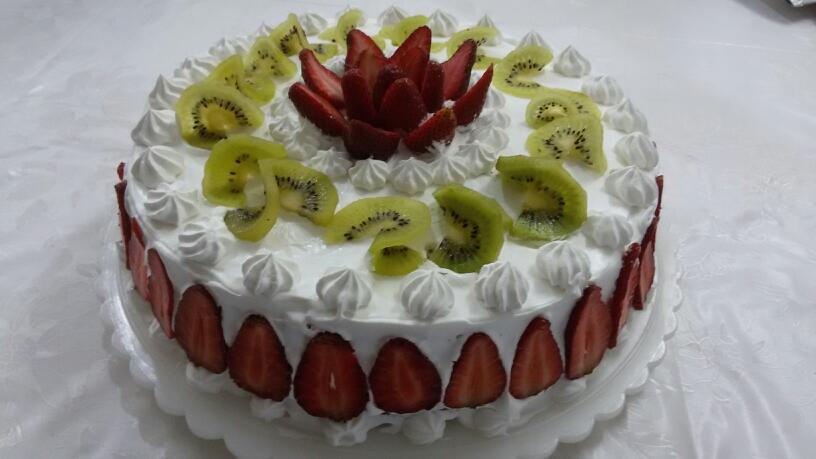 عکس کیک ارده و کنجد با تزیین میوه