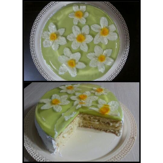 عکس کیک با رویه ژله تزریقی گل نرگس