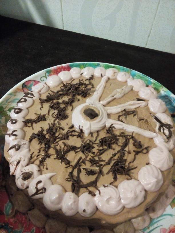 دوستان عزیزم من عضو جدیده پاپیون هستم این کیک را هم با کمک خواهر گلم زهرا یا همون آراز که عضو پاپیون هست برای تولد من درست کردیم خامش را هم خودش فرم داد...