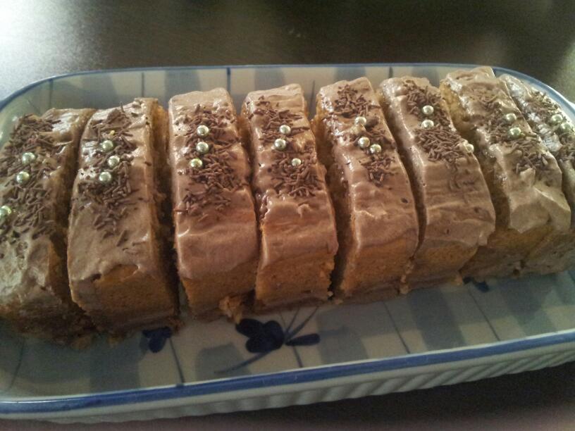 عکس کیک کره بادوم زمینی و موز