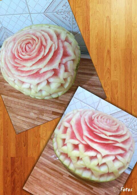 عکس هندوانه با تزیین گل رز