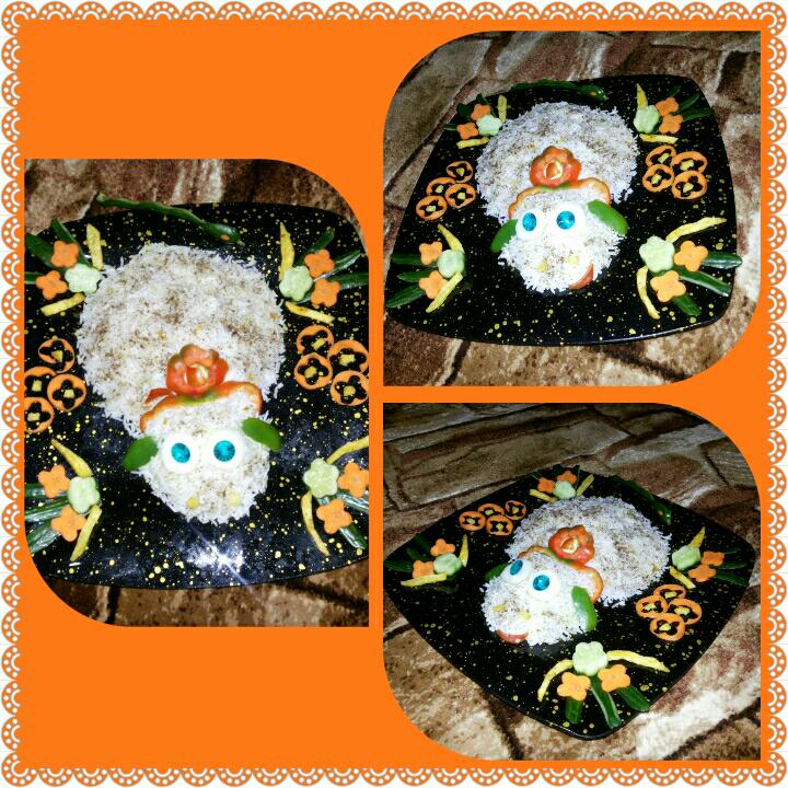 عکس تزیین برنج (فلفل دلمه.هویج.سیب زمینی.خیار.پودرزیره)سعی کردم شکل گوسفند شه خخخخ