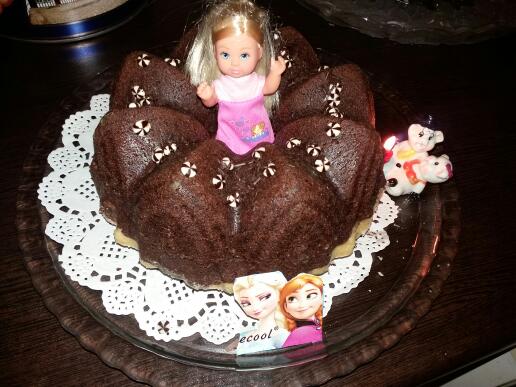 کیک شکلاتی و گردویی  روز دانش آموز برای دختر عزیزم 