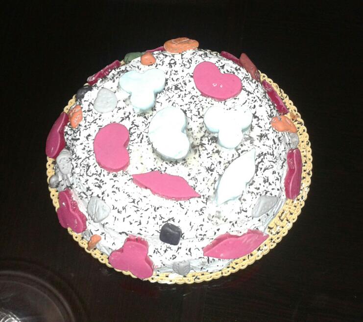 کیک تولد اسفنجی