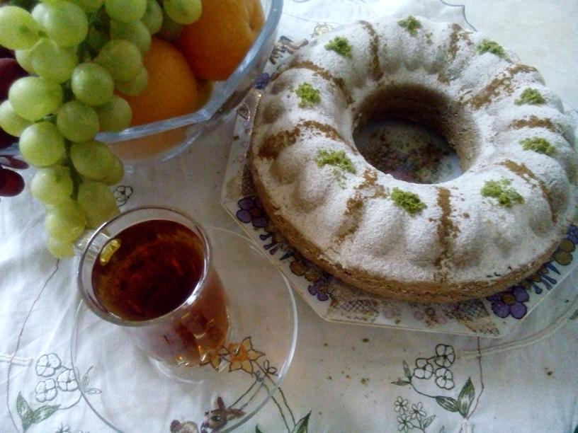 کیک دارچین همراه چای دارچین یک عصرانه لذیذ 