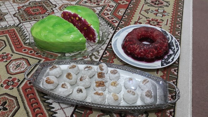 کیک هندوانه ای.ژله انار.باسلوق