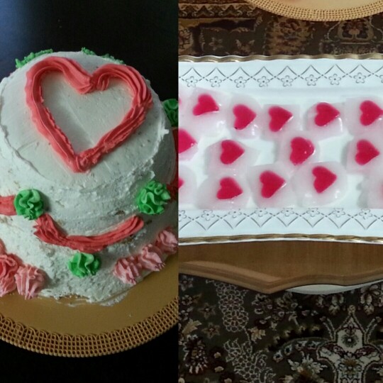 کیک اسفنجی و ژله روز عشق