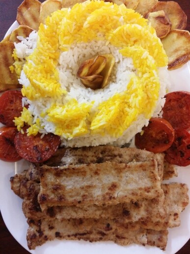 عکس کباب تابه مرغ با برنج قالبی