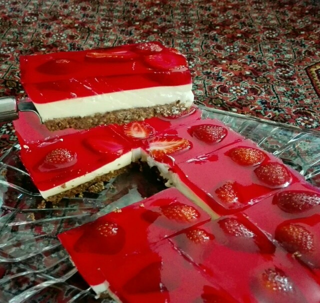 عکس چیزکیک توت فرنگی روز عشق