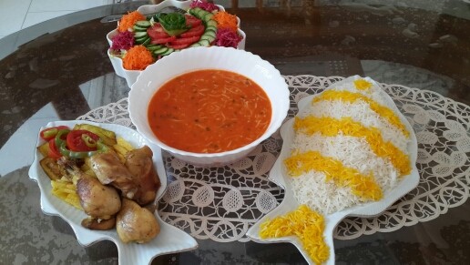 عکس پلو ، سوپ رشته ، خوراک سرخ شده مرغ و سالا د فصل 