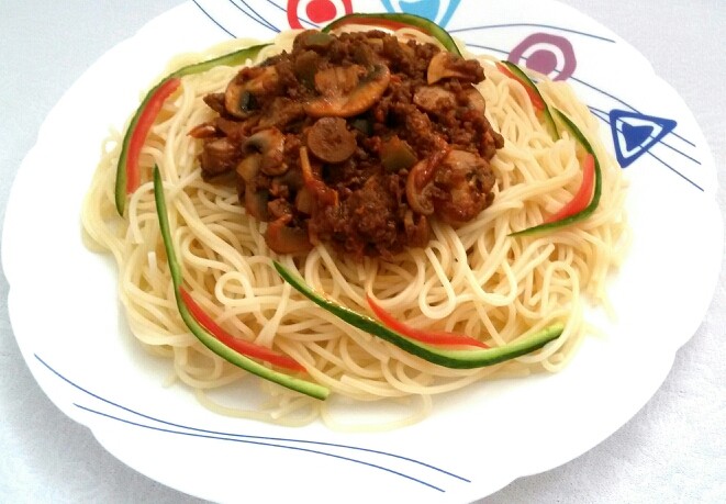اسپاگتی قارچ و گوشت