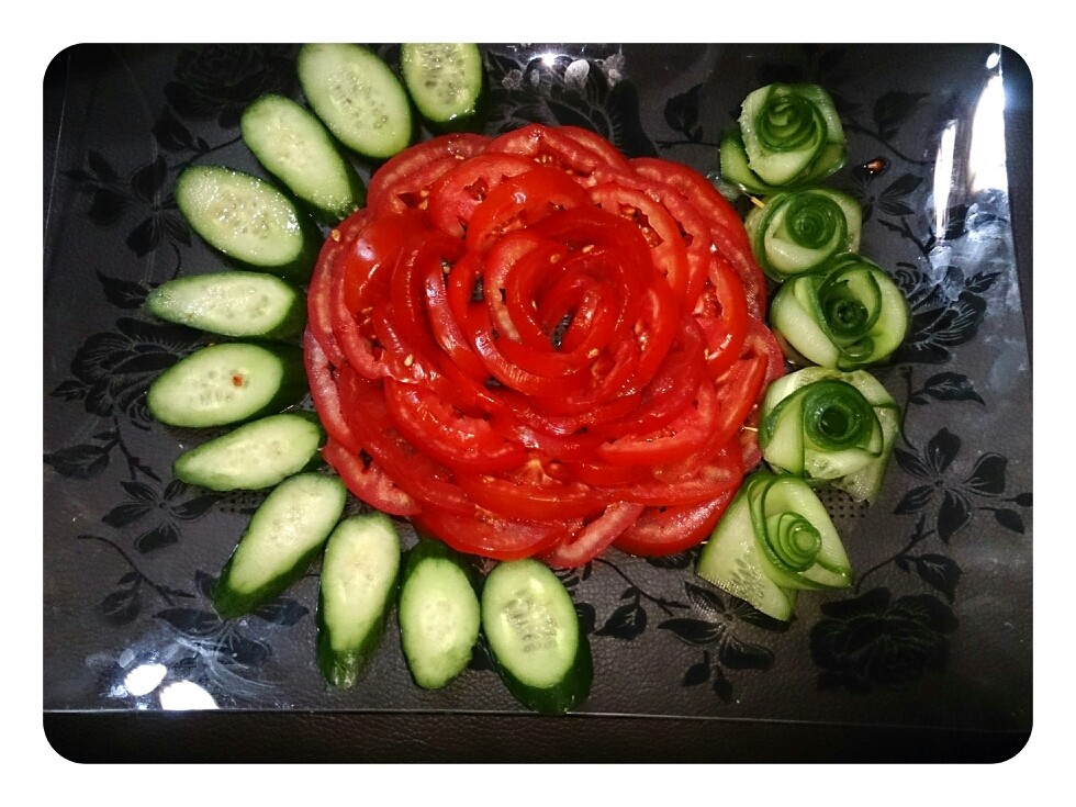 عکس تزیین گوجه وخیار برای افطار
