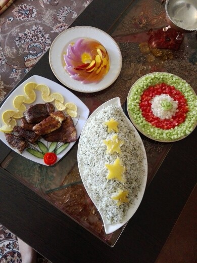 سبزی پلو با ماهی وسالاد شیرازی وژله ویترینی