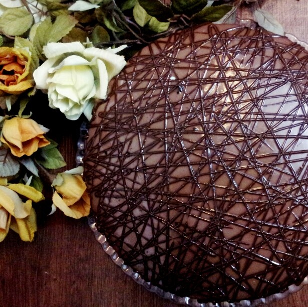 عکس کیک تولد با روکش گاناش شکلاتی