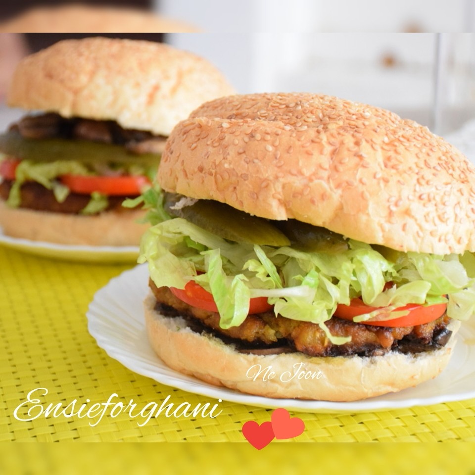 عکس ساندویچ همبرگر و قارچ