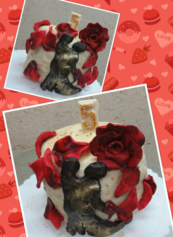عکس کیک با تزیین خمیر شکلات