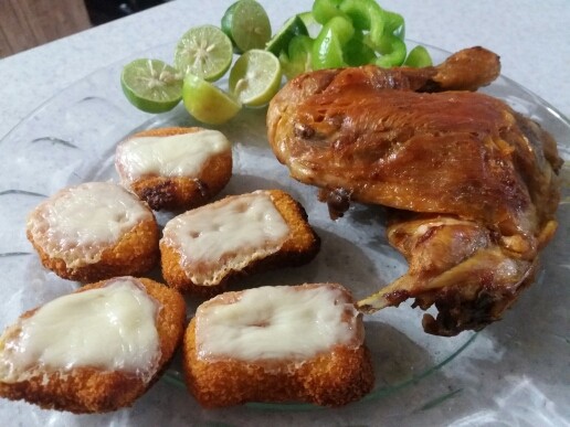 عکس مرغ سوخاری با کوکتل مرغ و پنیر 
