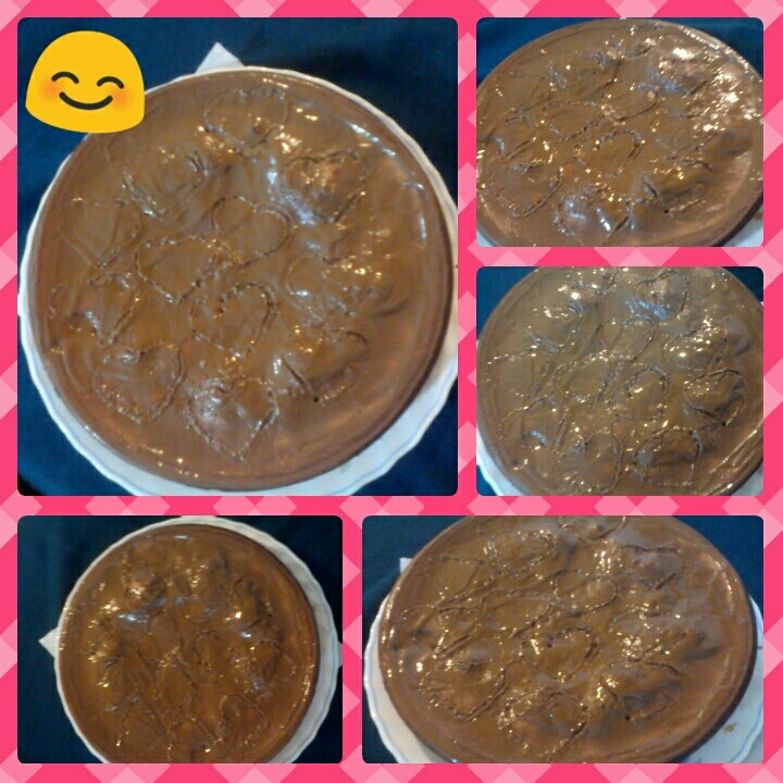 عکس کیک اسفنجی با روکش شکلاتی