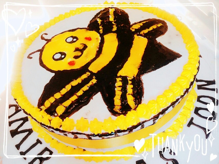 عکس کیک من با تم زنبور