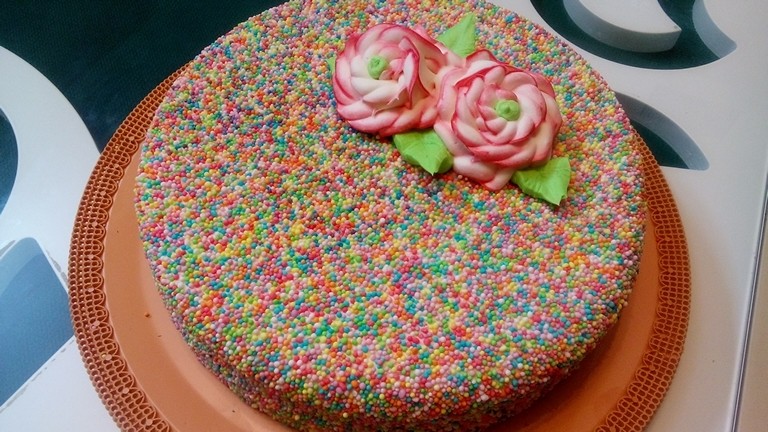 اینم کیک من واسه سالگرد ازدواج مامان وبابای گلم.