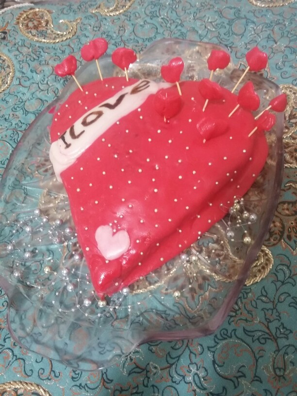 کیک قلب باروکش فوندانت .تولدهمسرعزیزم 
