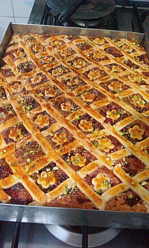 عکس کیک پیروک به مناسبت بدنیا اومدن دختر خالم.
