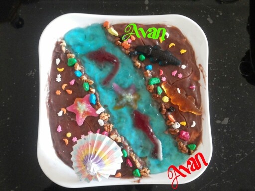 عکس کیک یخچالی با رویه ی ژله ی آکواریوم