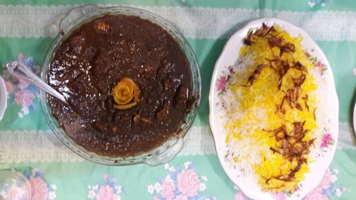 خورشت فسنجان با مرغ