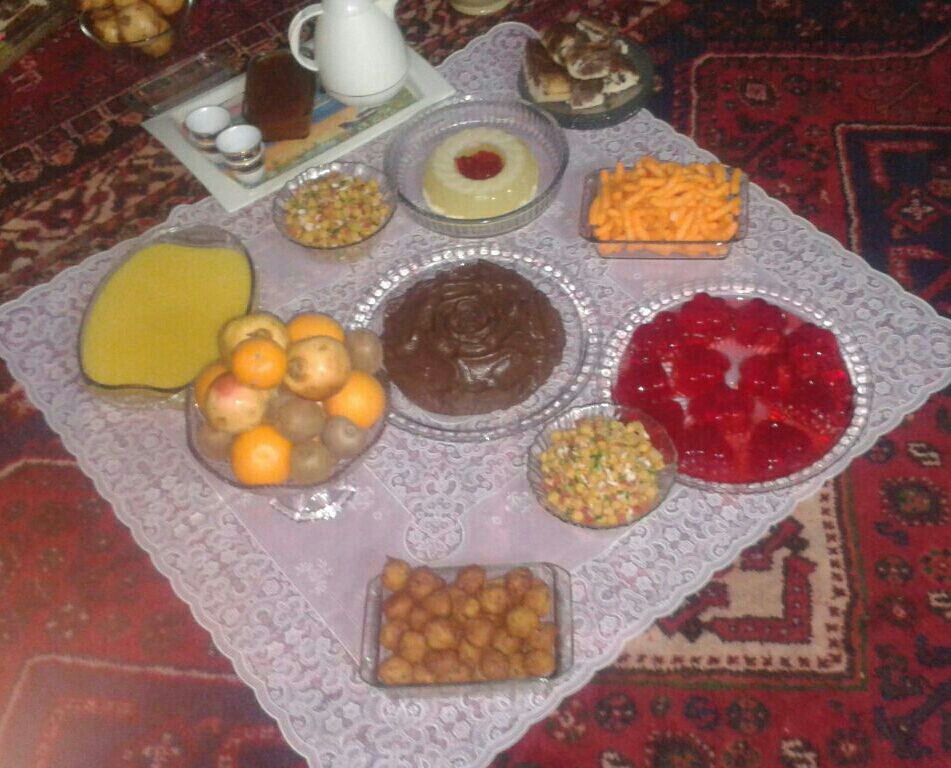 عکس سفره دورهمی بادوستان