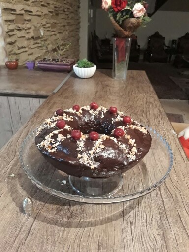 عکس کیک شکلاتی با رویه موکا