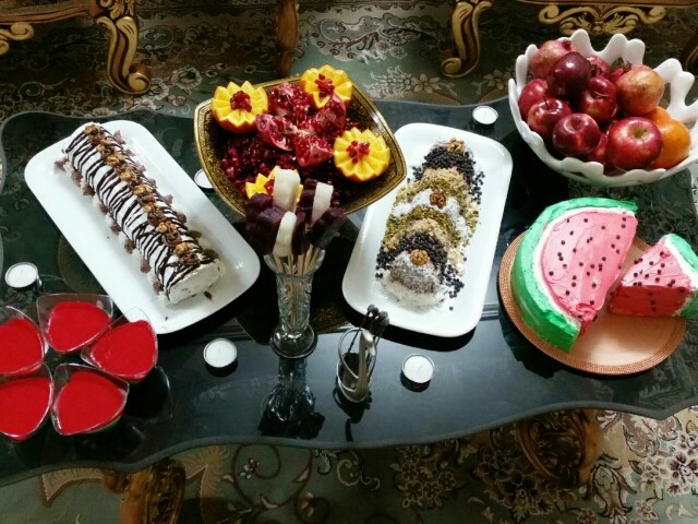 عکس سفره ی شب یلدا .