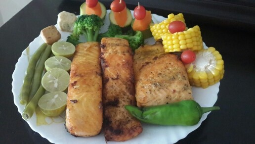 خوراک ماهی سالمون با نخود سبز 