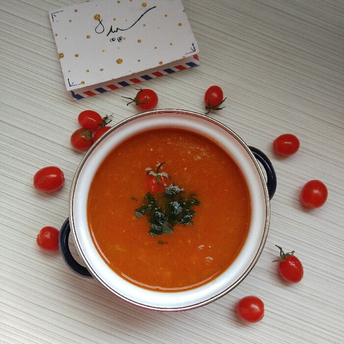 سوپ گوجه و ریحان