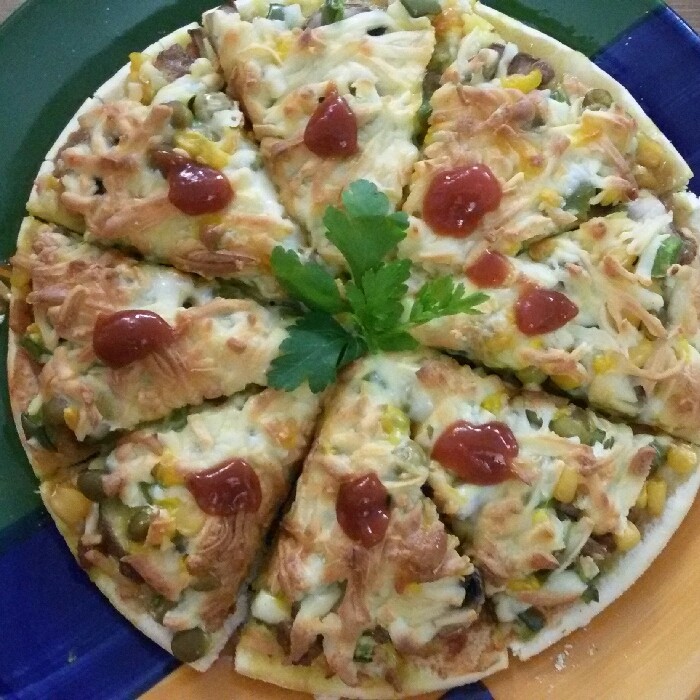 عکس پیتزا گوشت و سبزیجات