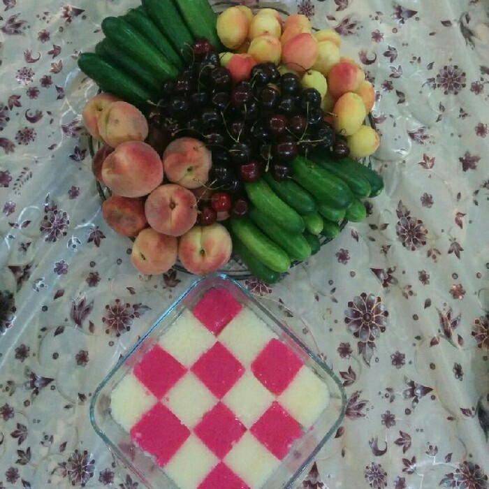 عکس ژله ی موزاییکی و ظرف میوه
