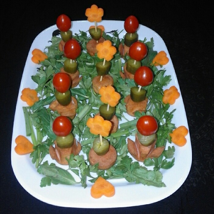 عکس سوسیس ؛گوجه؛خیارشور