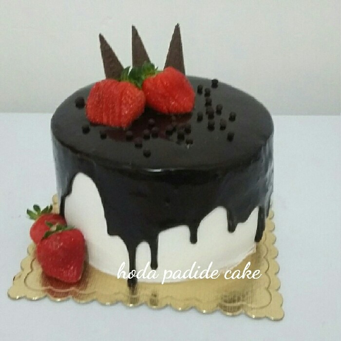 عکس کیک وانیلی شکلاتی