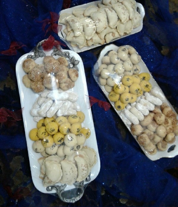 اینم شیرینی های عیدم (-: