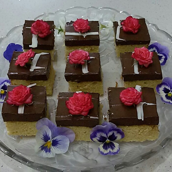 عکس کیک تیتاب با رویه ی موس شکلات