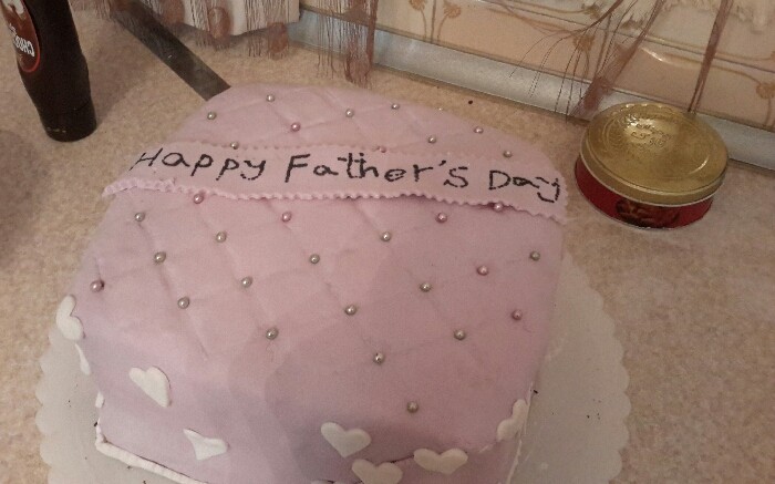 کیک روز پدر با تزئین فوندانت
