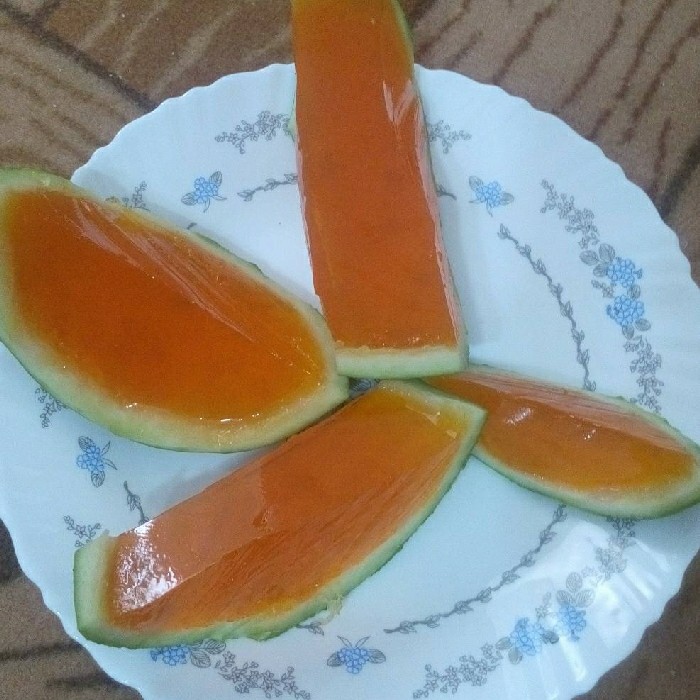 اینم ژله هندوانه هست درست کردم