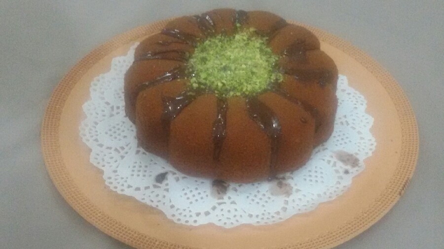 عکس کیک ساده باتزیین شکلات
