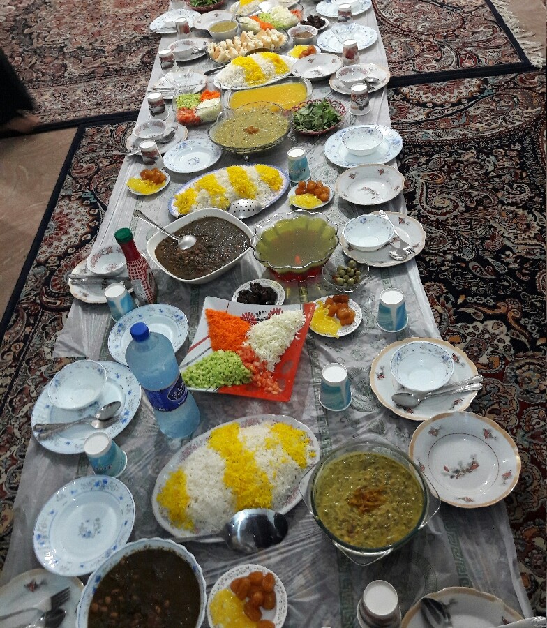 عکس يه افطاري خانوادگي بعد از روضه علي اصغر