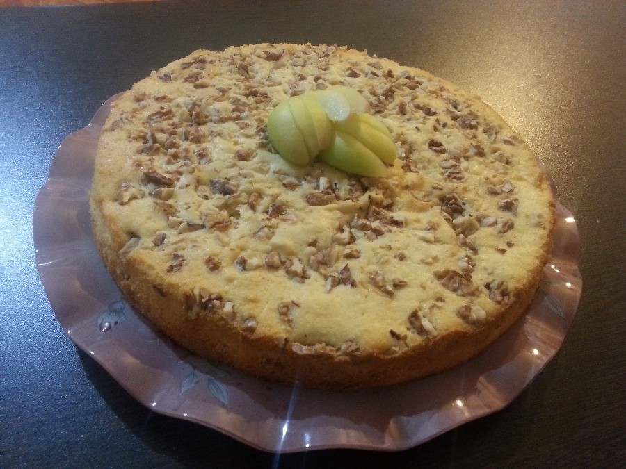 کیک گردو و زردآلو به مناسبت عید فطر درست کردم.عید همه مبارک