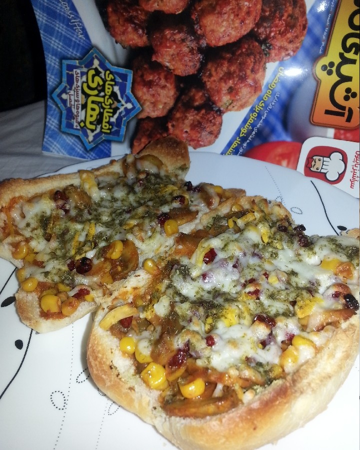 عکس پیتزا جوجه کباب با نان باگت ???
طعمی کاملا لذیذ و متفاوت